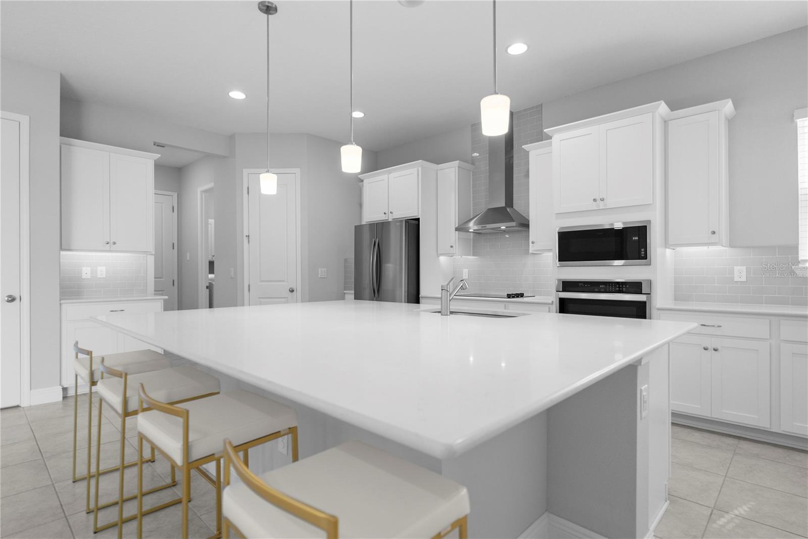 Image 18 of 53 For 15373 Lake Killarney Court