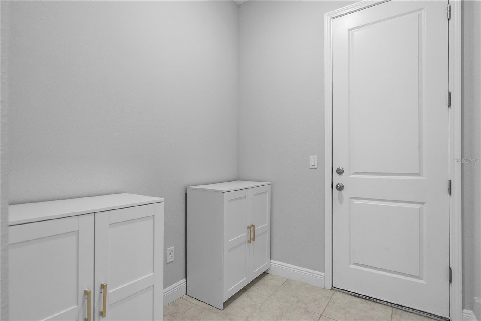 Image 25 of 53 For 15373 Lake Killarney Court