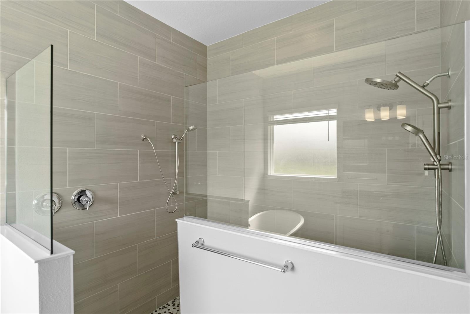 Image 31 of 53 For 15373 Lake Killarney Court