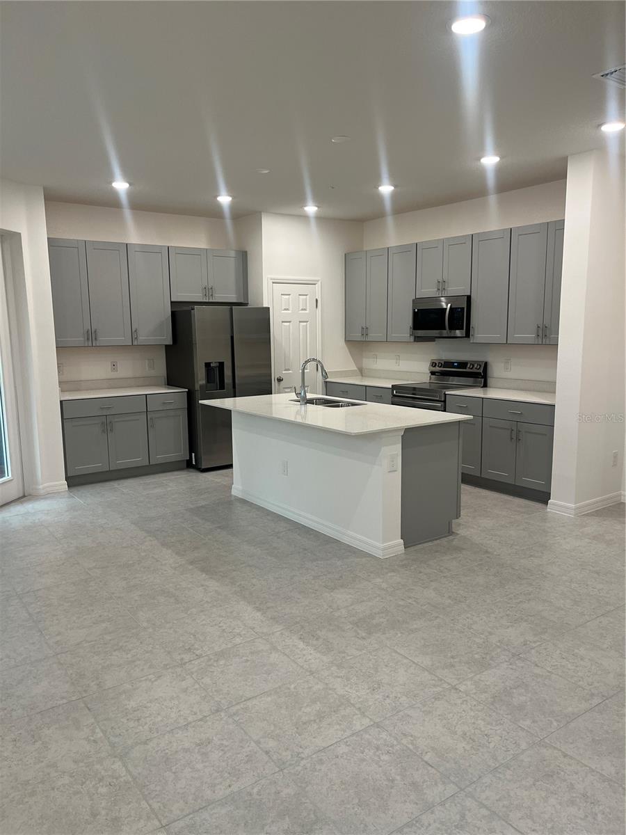 Image 4 of 19 For 1500 Silver Lining Way