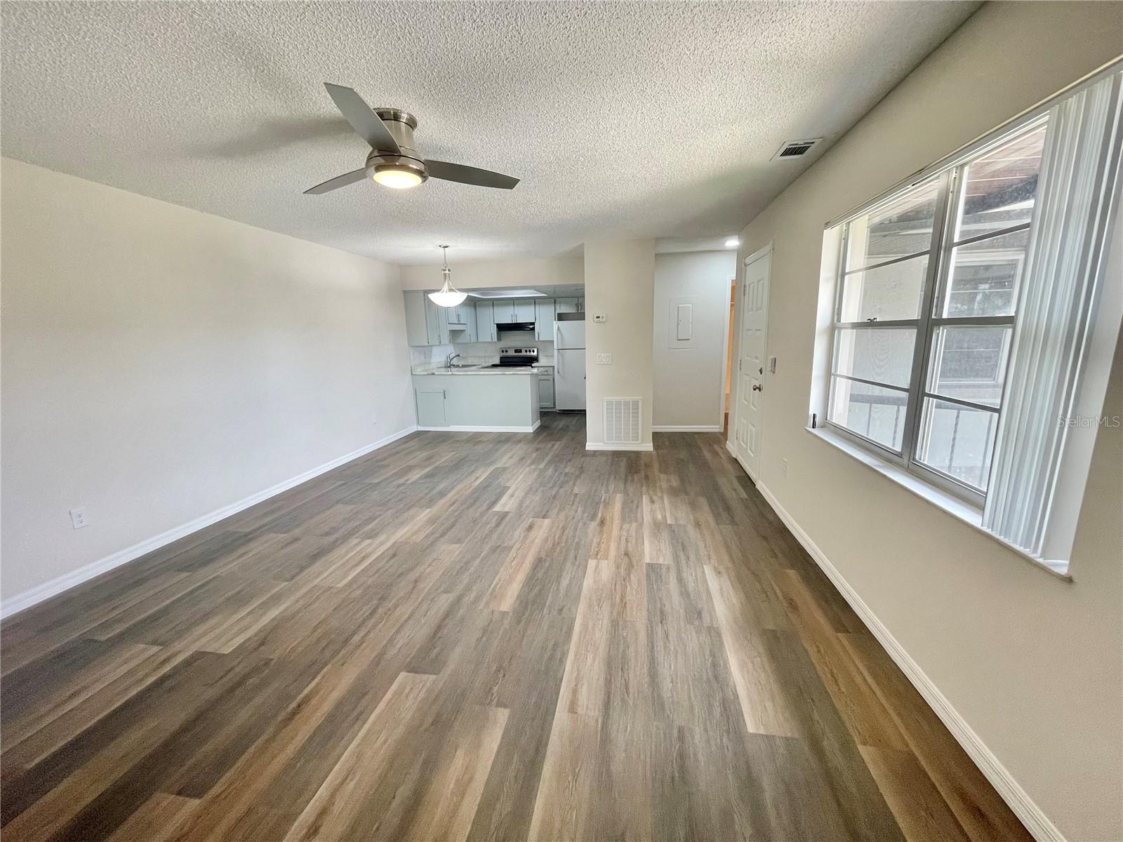 Image 4 of 23 For 80 Windtree Lane 203