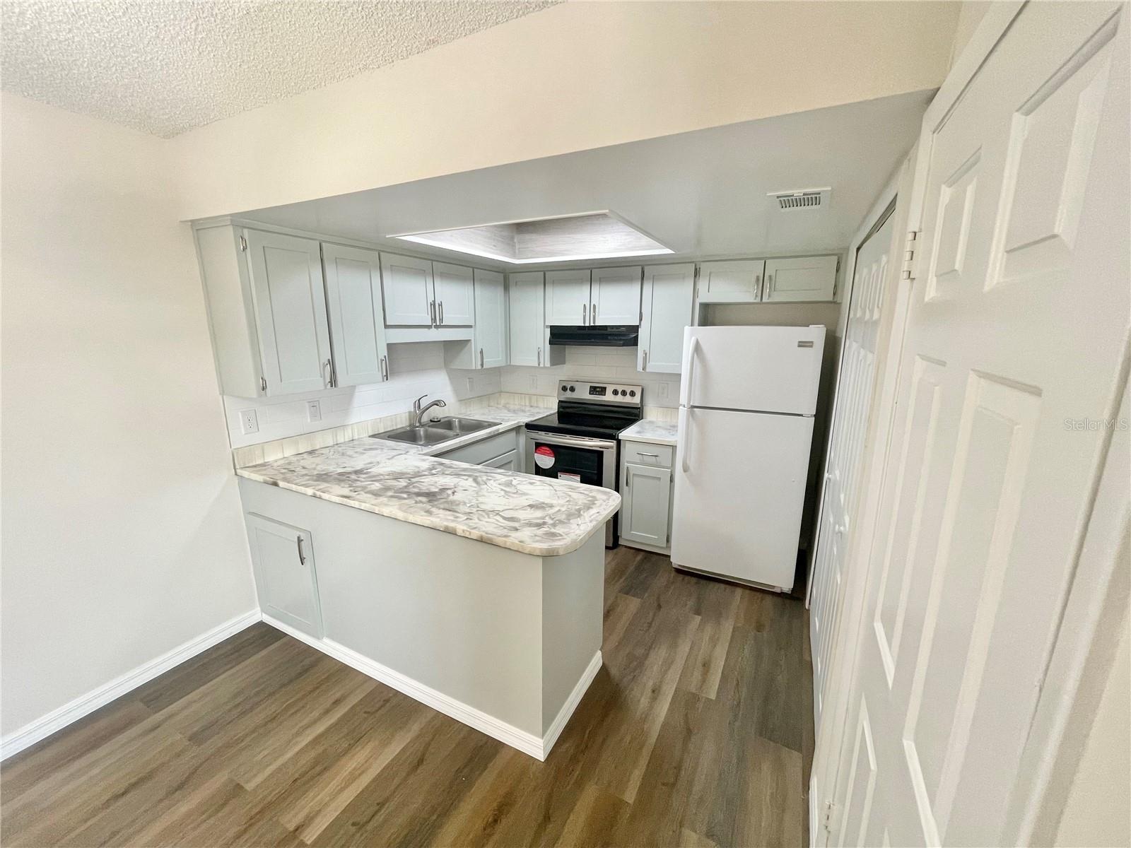 Image 6 of 23 For 80 Windtree Lane 203