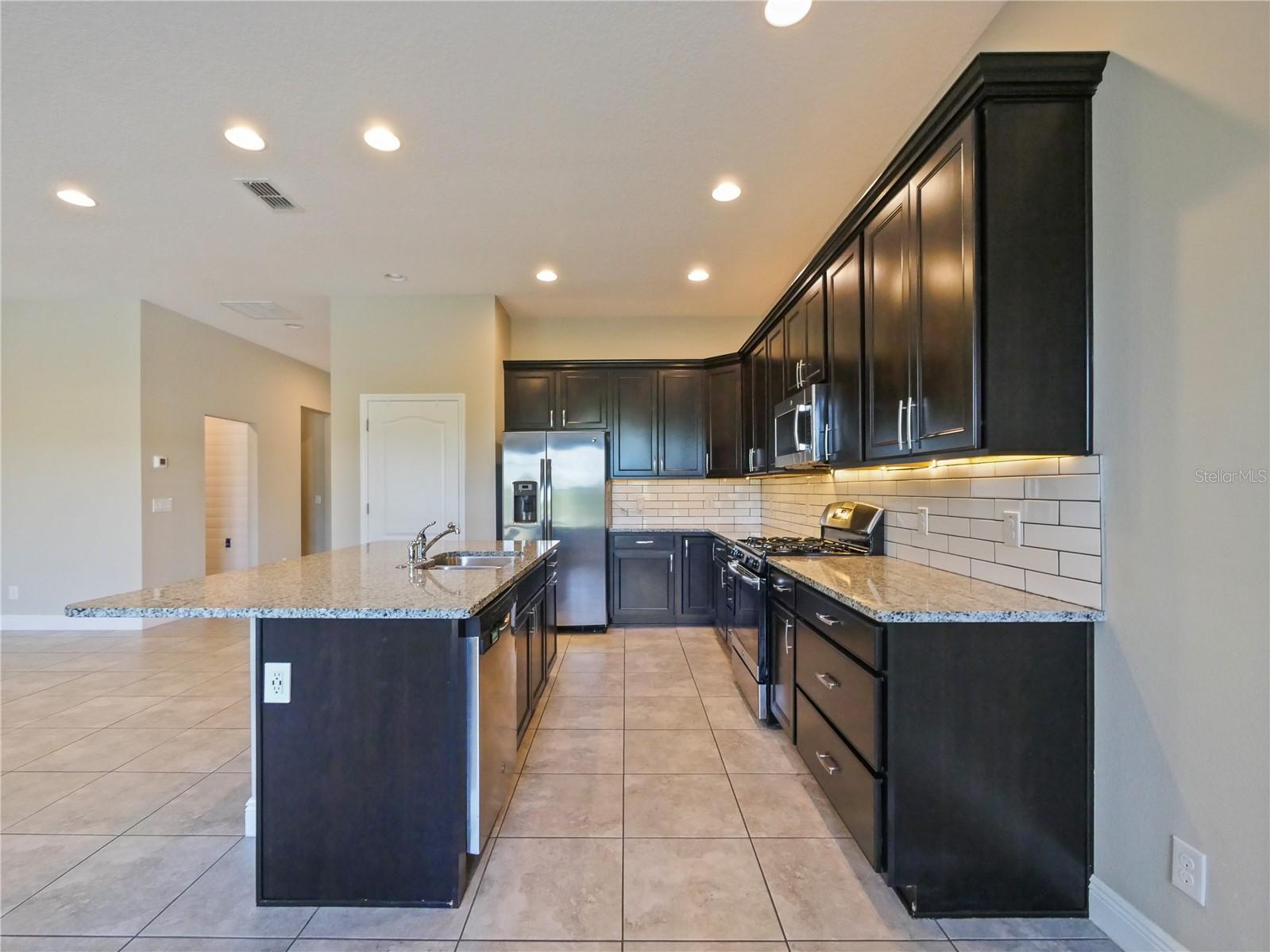 Image 13 of 39 For 1064 Grand Hilltop Drive