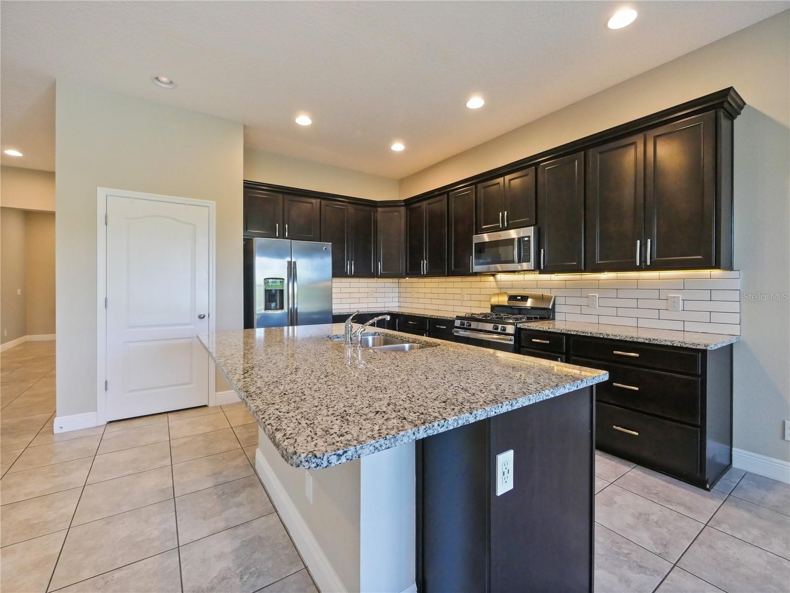 Image 14 of 39 For 1064 Grand Hilltop Drive