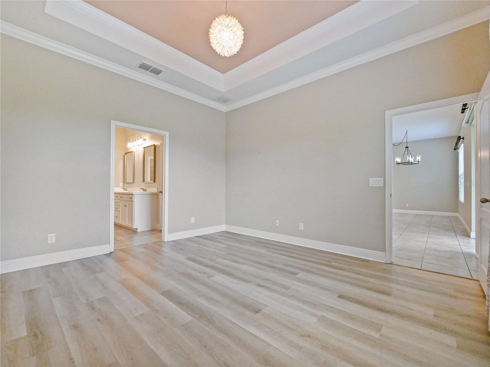 Image 23 of 39 For 1064 Grand Hilltop Drive