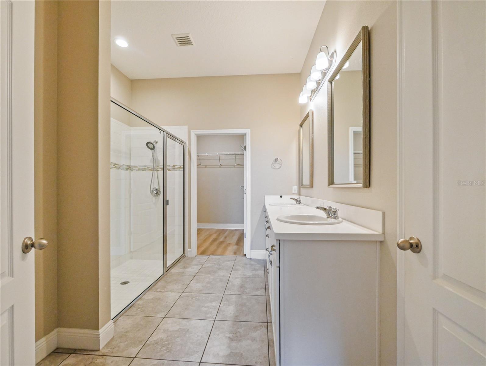 Image 24 of 39 For 1064 Grand Hilltop Drive