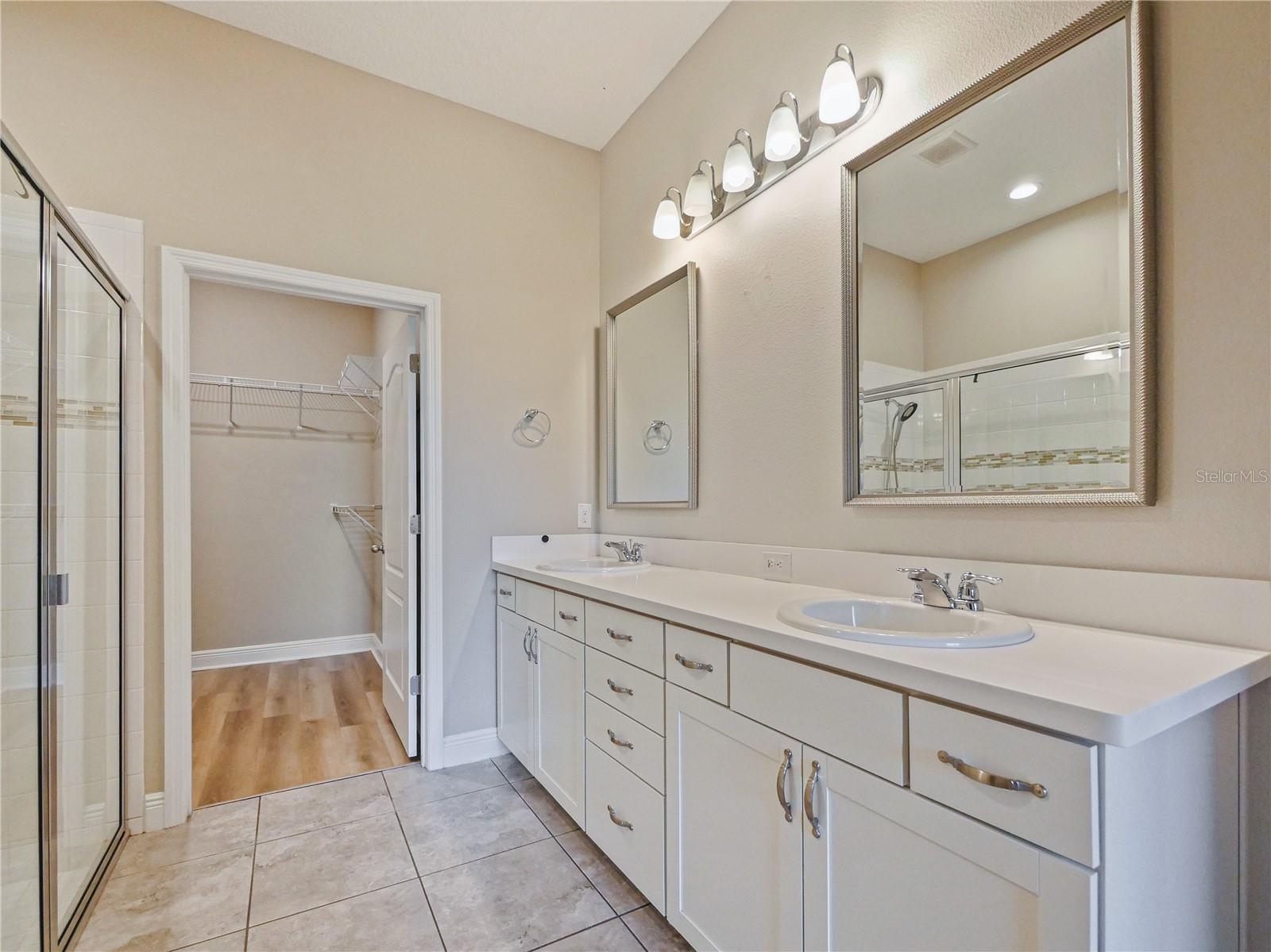 Image 25 of 39 For 1064 Grand Hilltop Drive