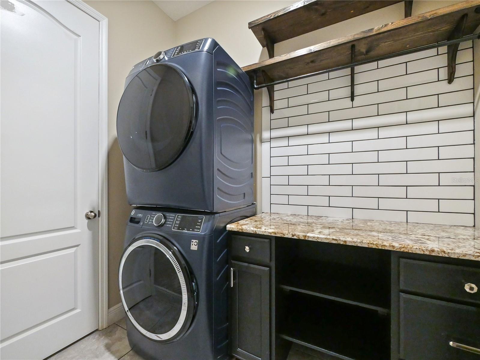 Image 6 of 39 For 1064 Grand Hilltop Drive