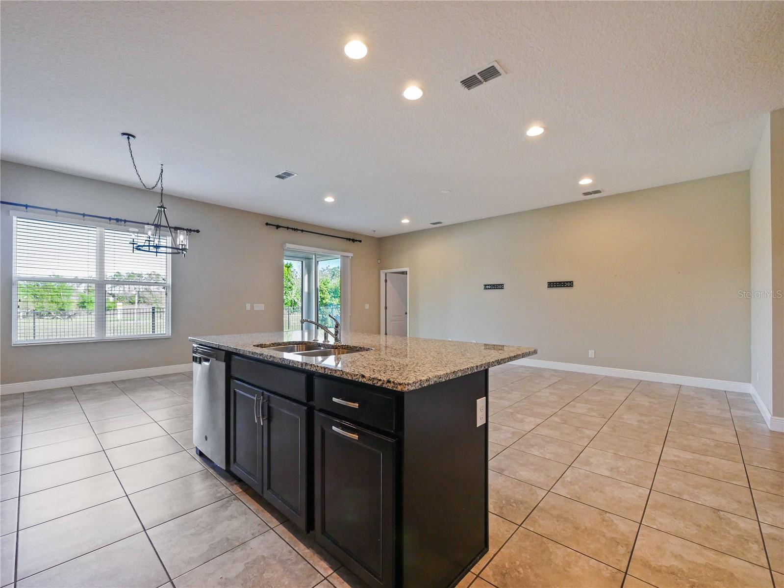 Image 7 of 39 For 1064 Grand Hilltop Drive