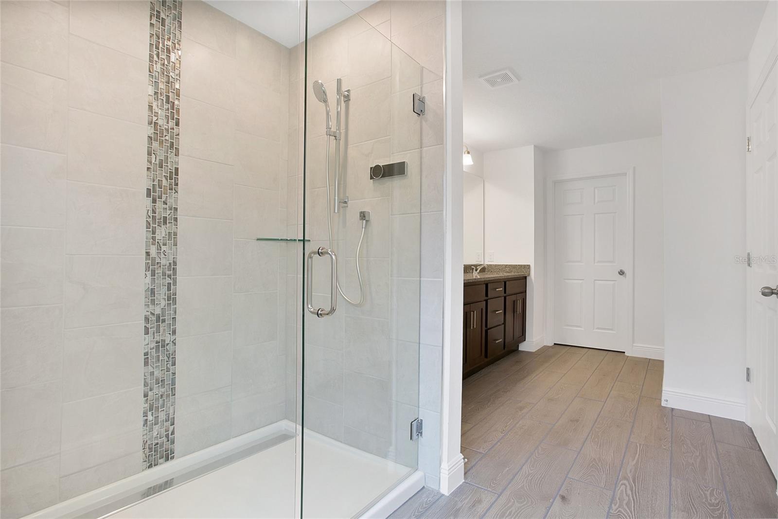 Image 15 of 28 For 7842 Syracuse Drive