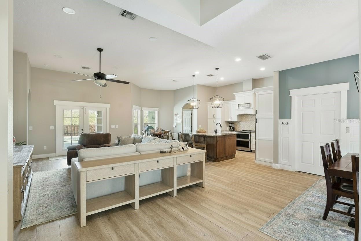 Image 14 of 71 For 16805 Beauclaire Court