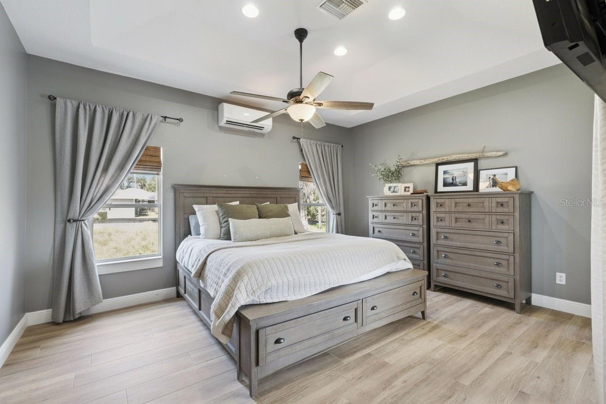 Image 29 of 71 For 16805 Beauclaire Court