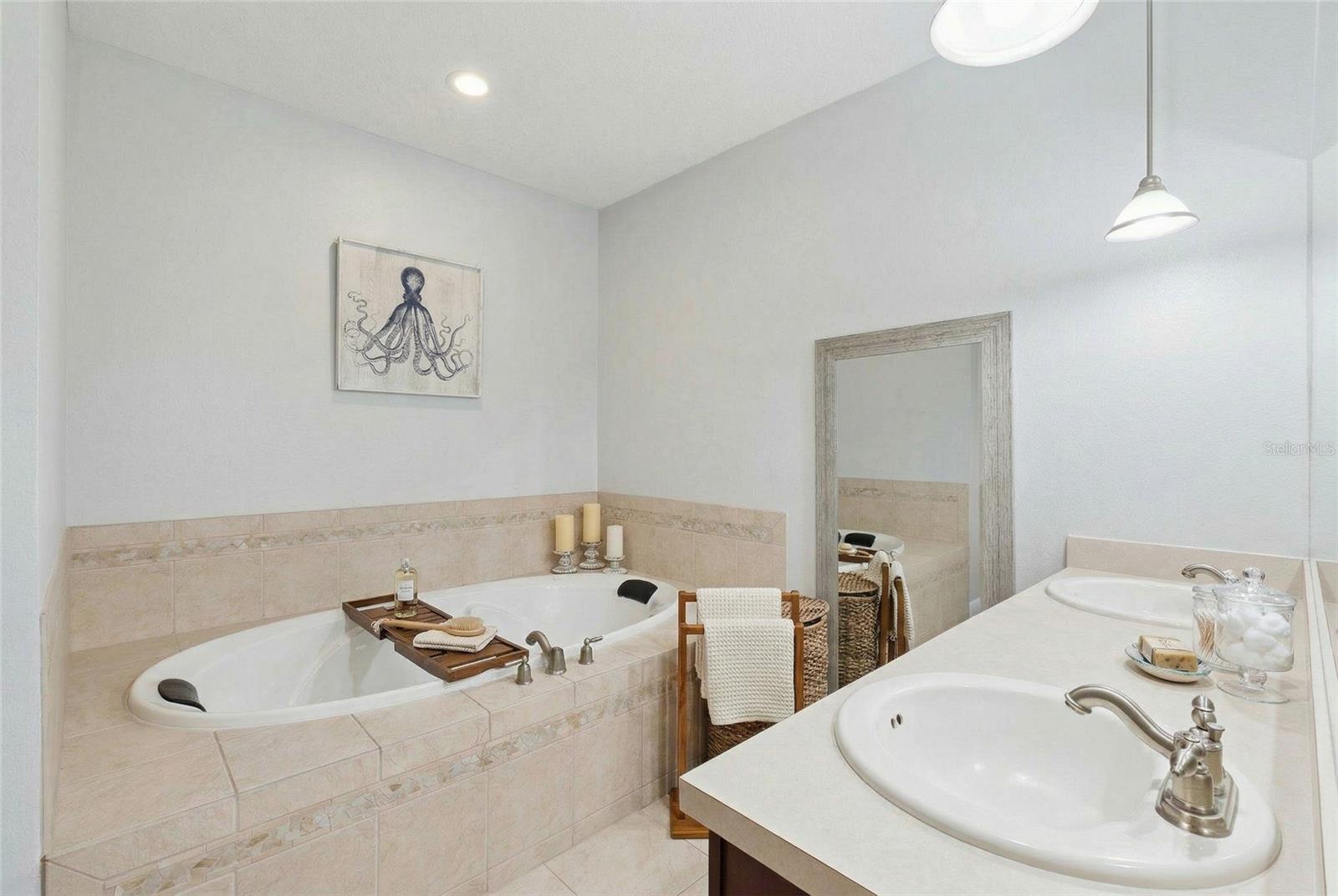 Image 32 of 71 For 16805 Beauclaire Court