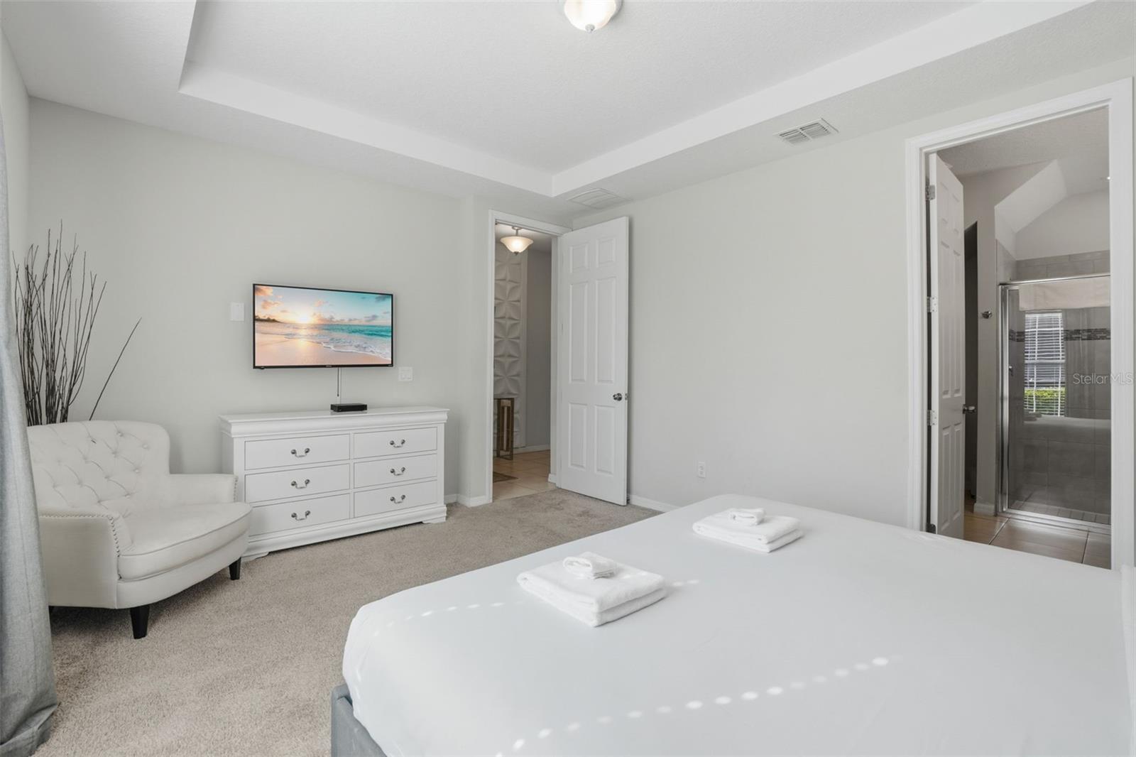 Image 18 of 66 For 1570 Carey Palm Circle