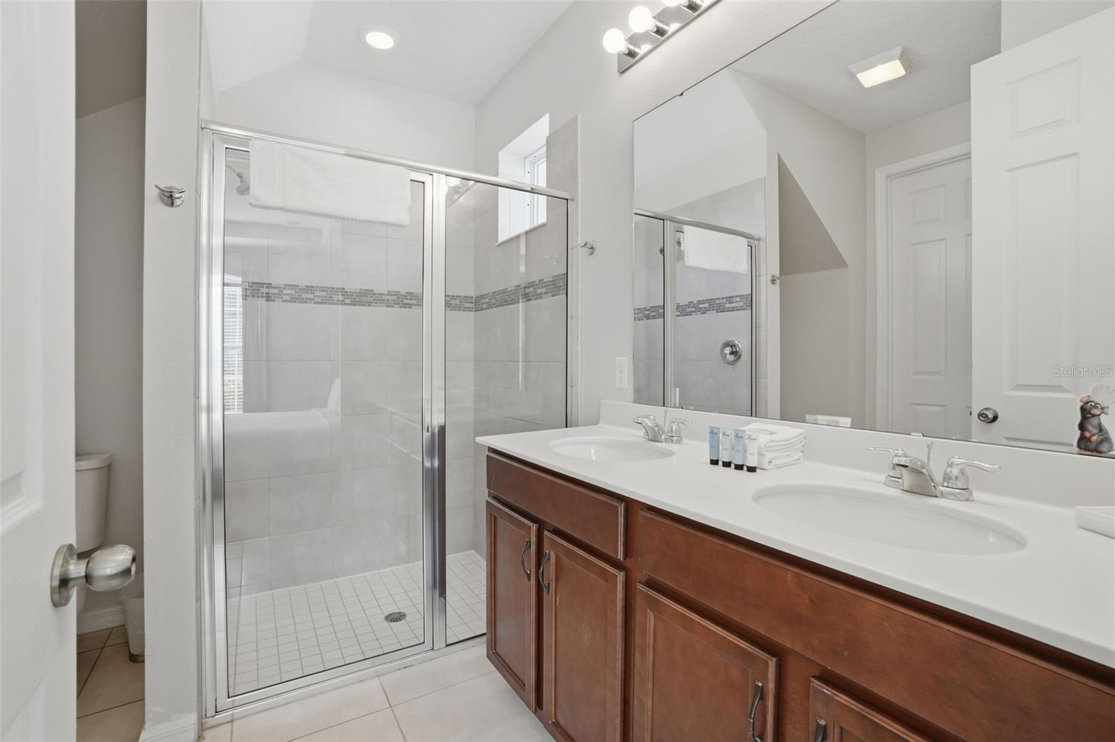 Image 19 of 66 For 1570 Carey Palm Circle