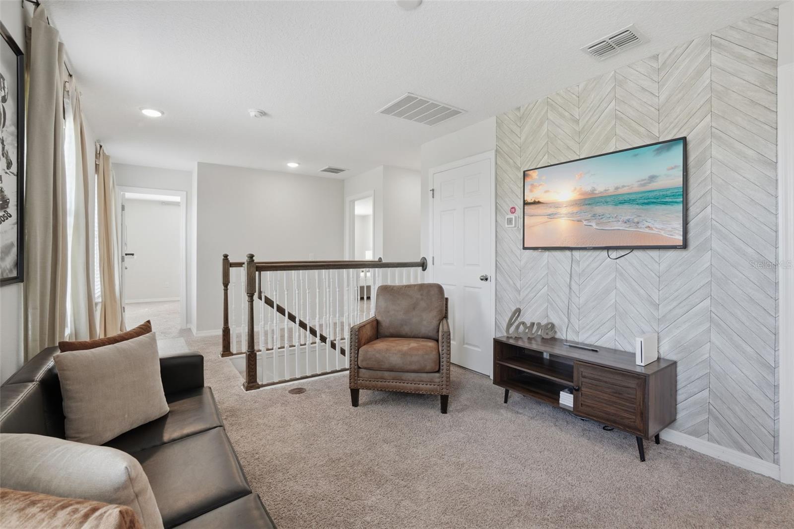 Image 25 of 66 For 1570 Carey Palm Circle