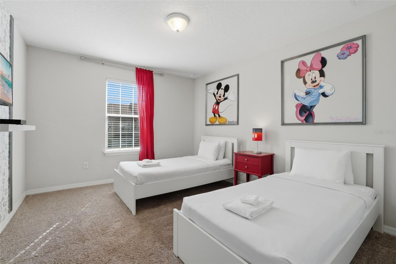 Image 26 of 66 For 1570 Carey Palm Circle