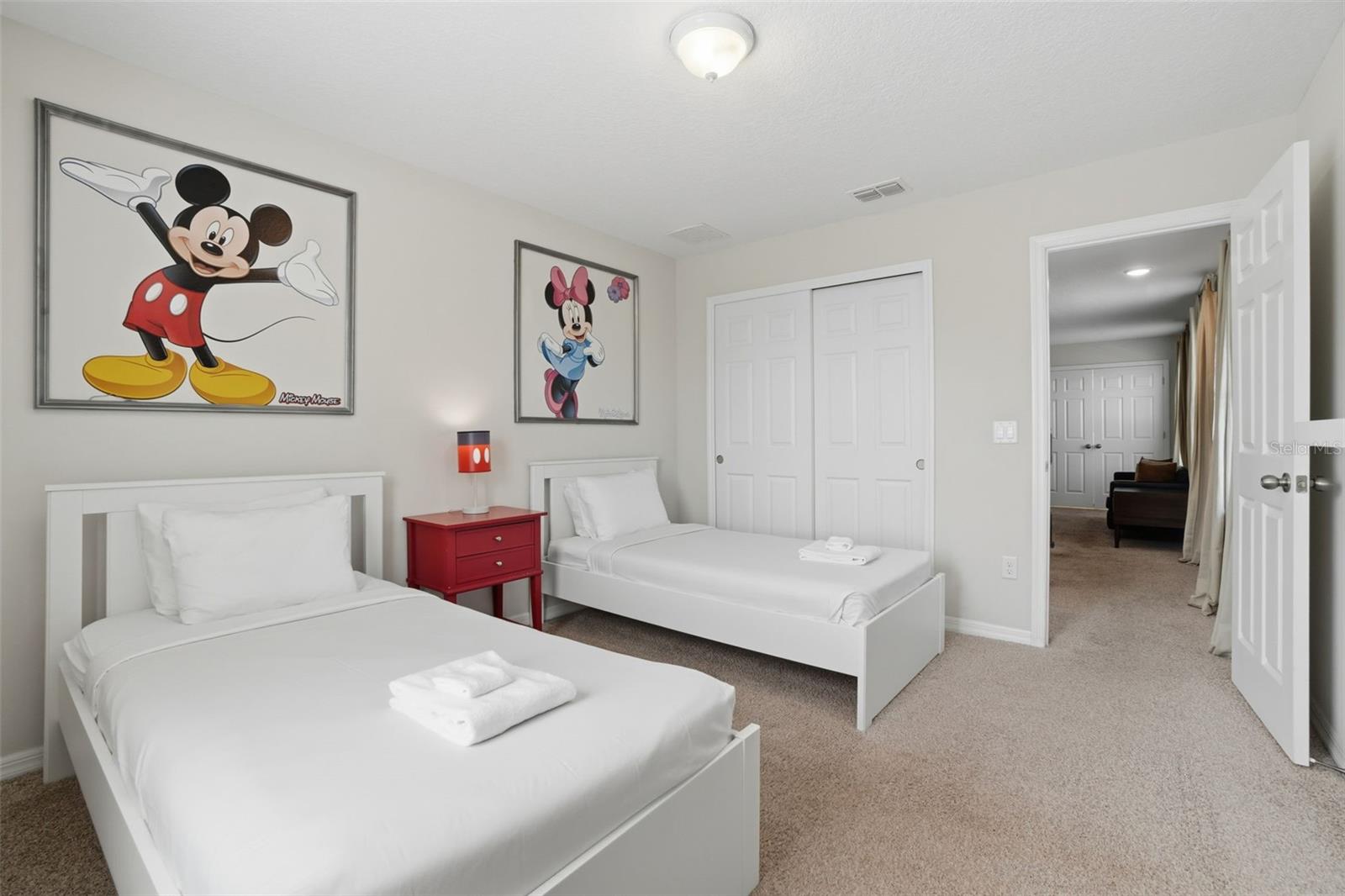 Image 27 of 66 For 1570 Carey Palm Circle