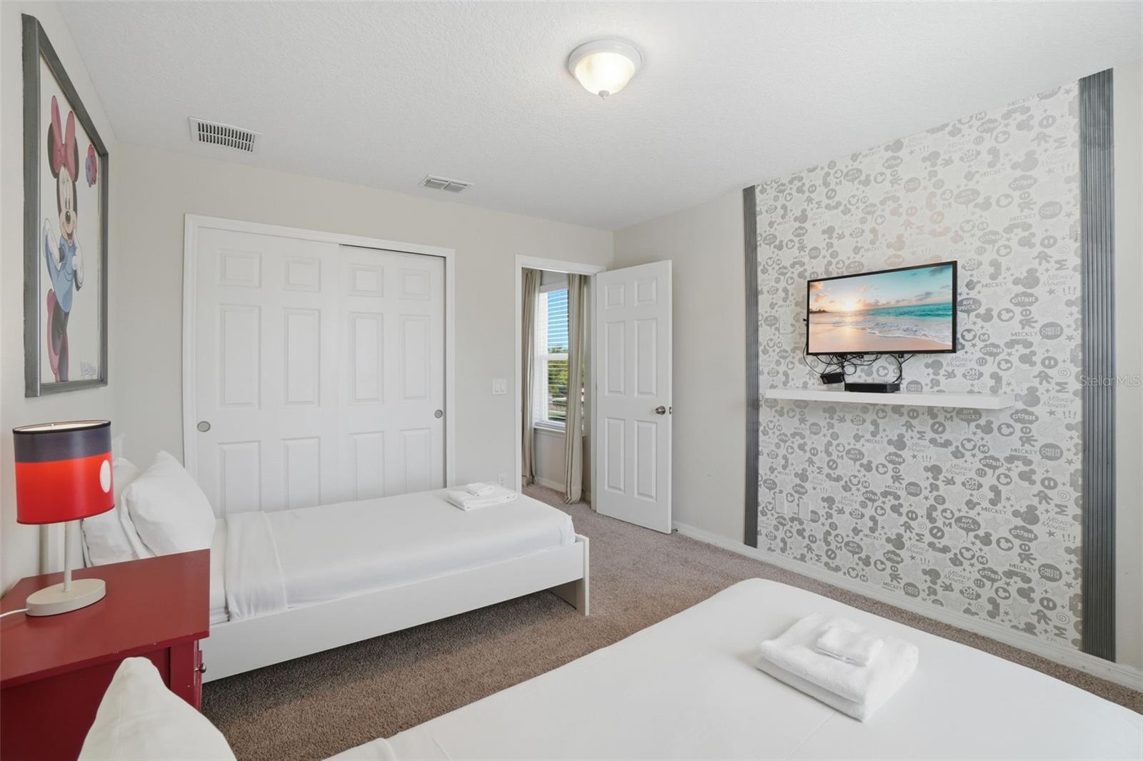 Image 28 of 66 For 1570 Carey Palm Circle