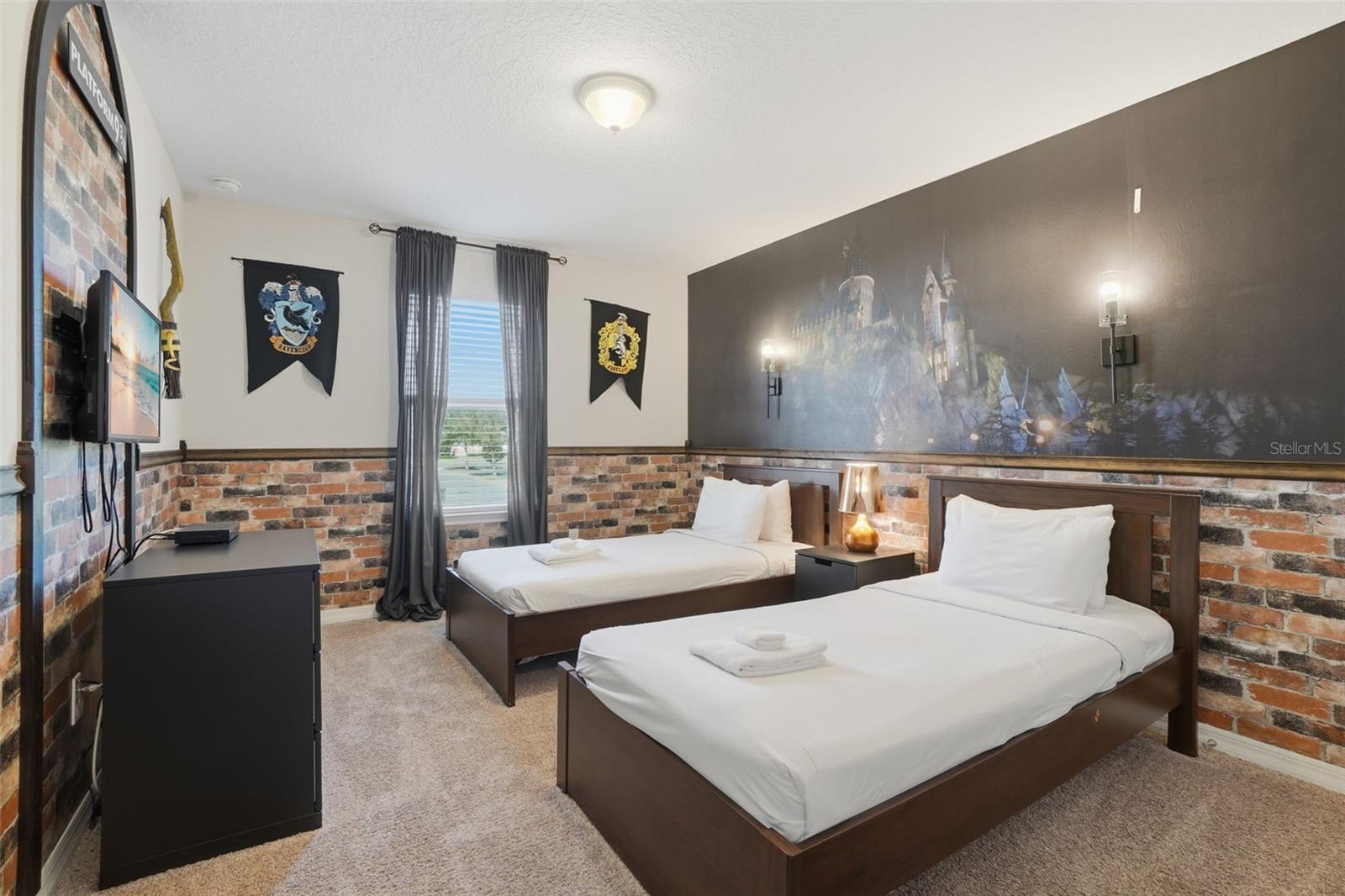 Image 30 of 66 For 1570 Carey Palm Circle