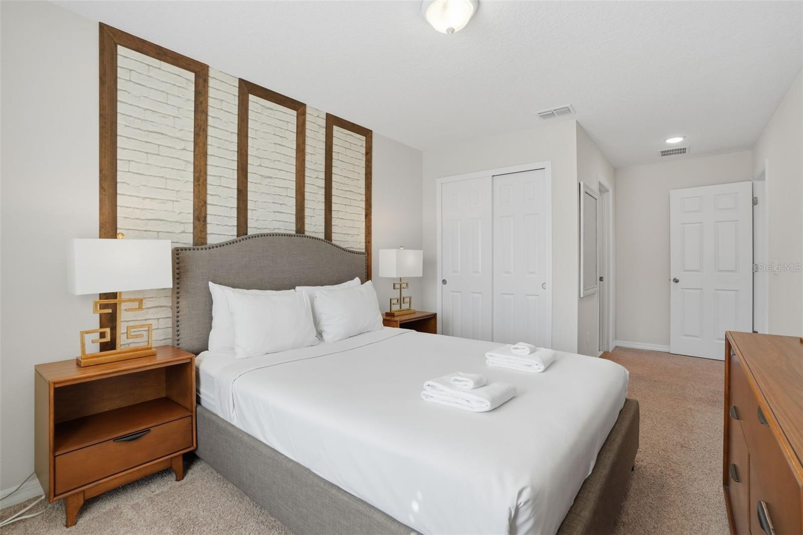 Image 34 of 66 For 1570 Carey Palm Circle