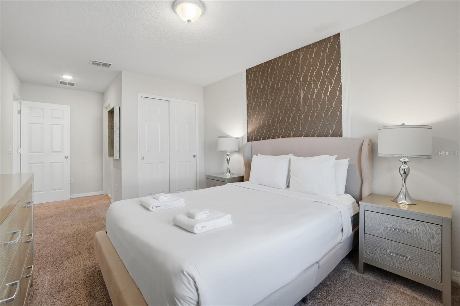 Image 37 of 66 For 1570 Carey Palm Circle