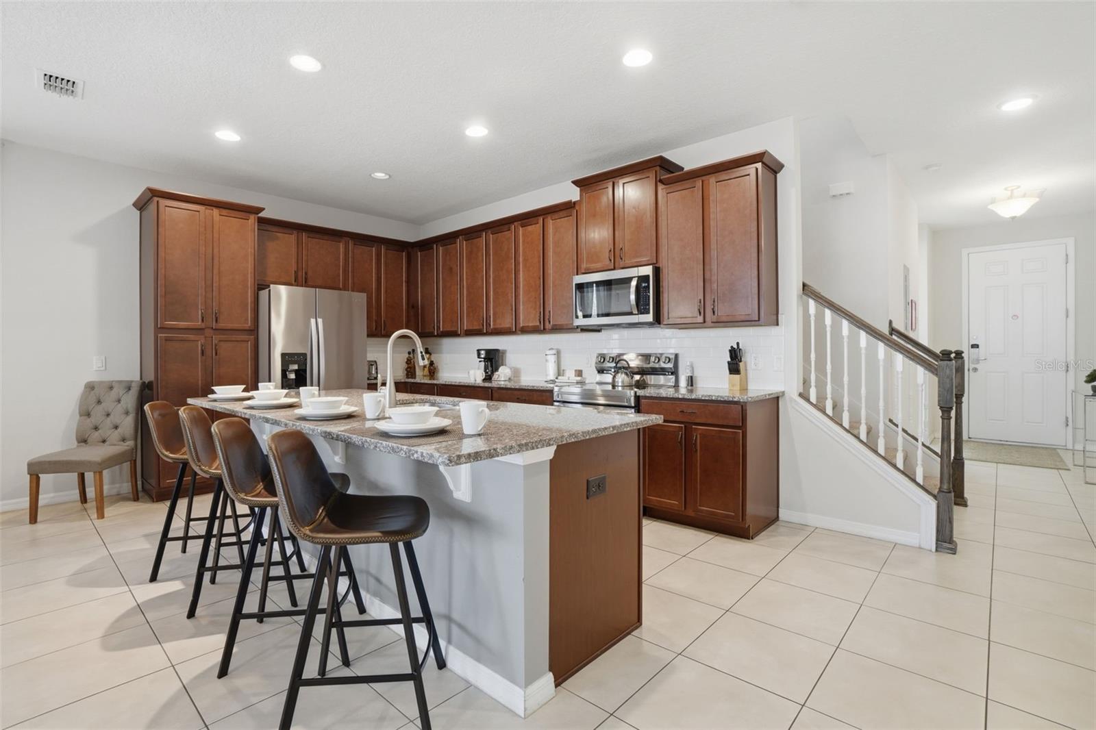 Image 7 of 66 For 1570 Carey Palm Circle