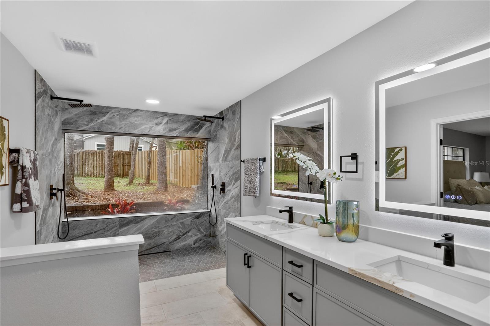 Image 18 of 36 For 216 Thistlewood Circle