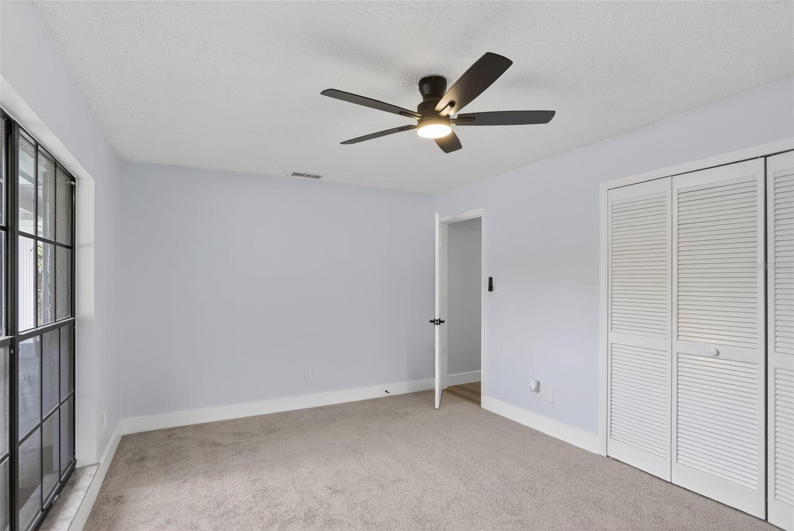 Image 21 of 36 For 216 Thistlewood Circle