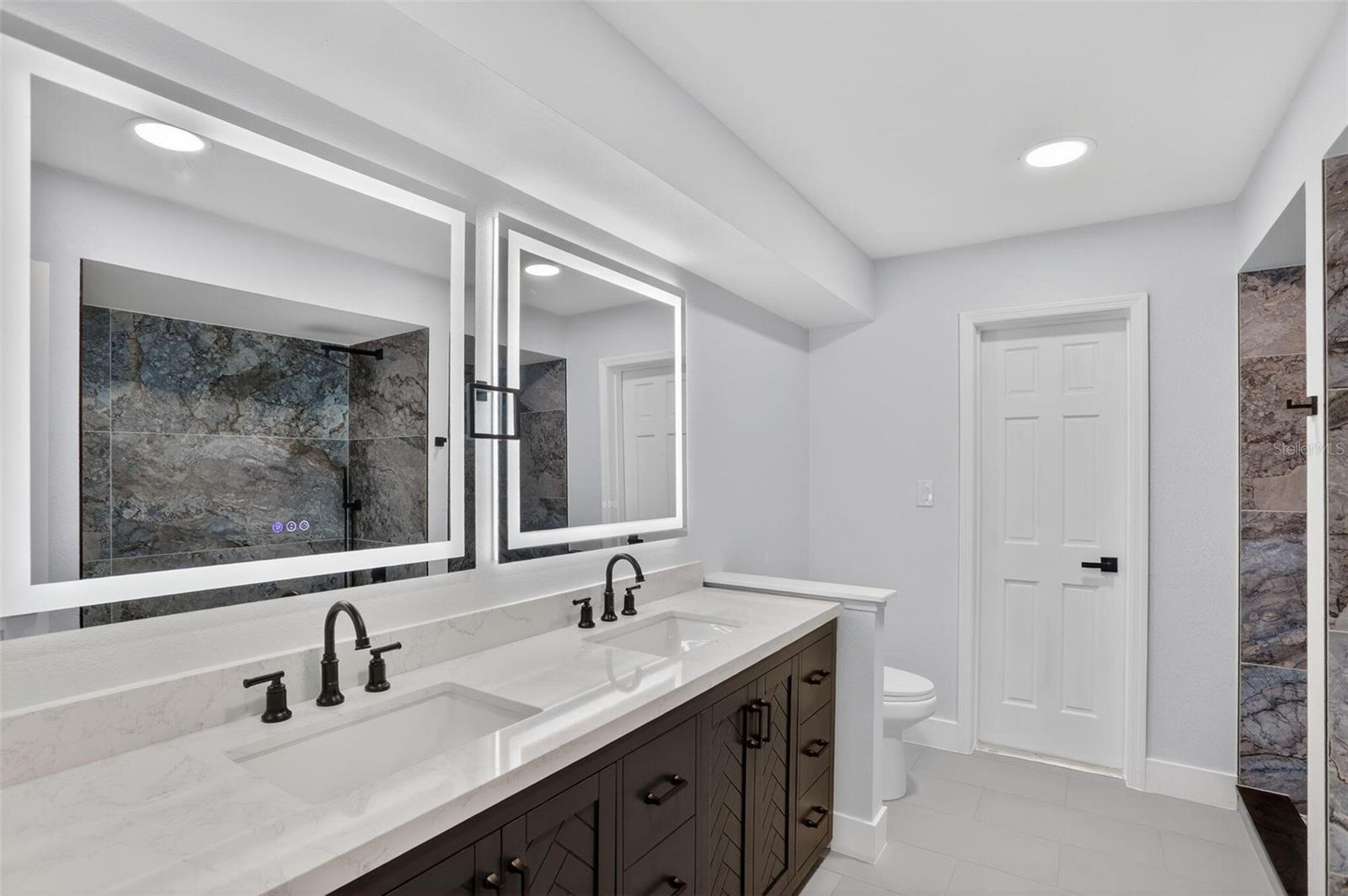 Image 22 of 36 For 216 Thistlewood Circle