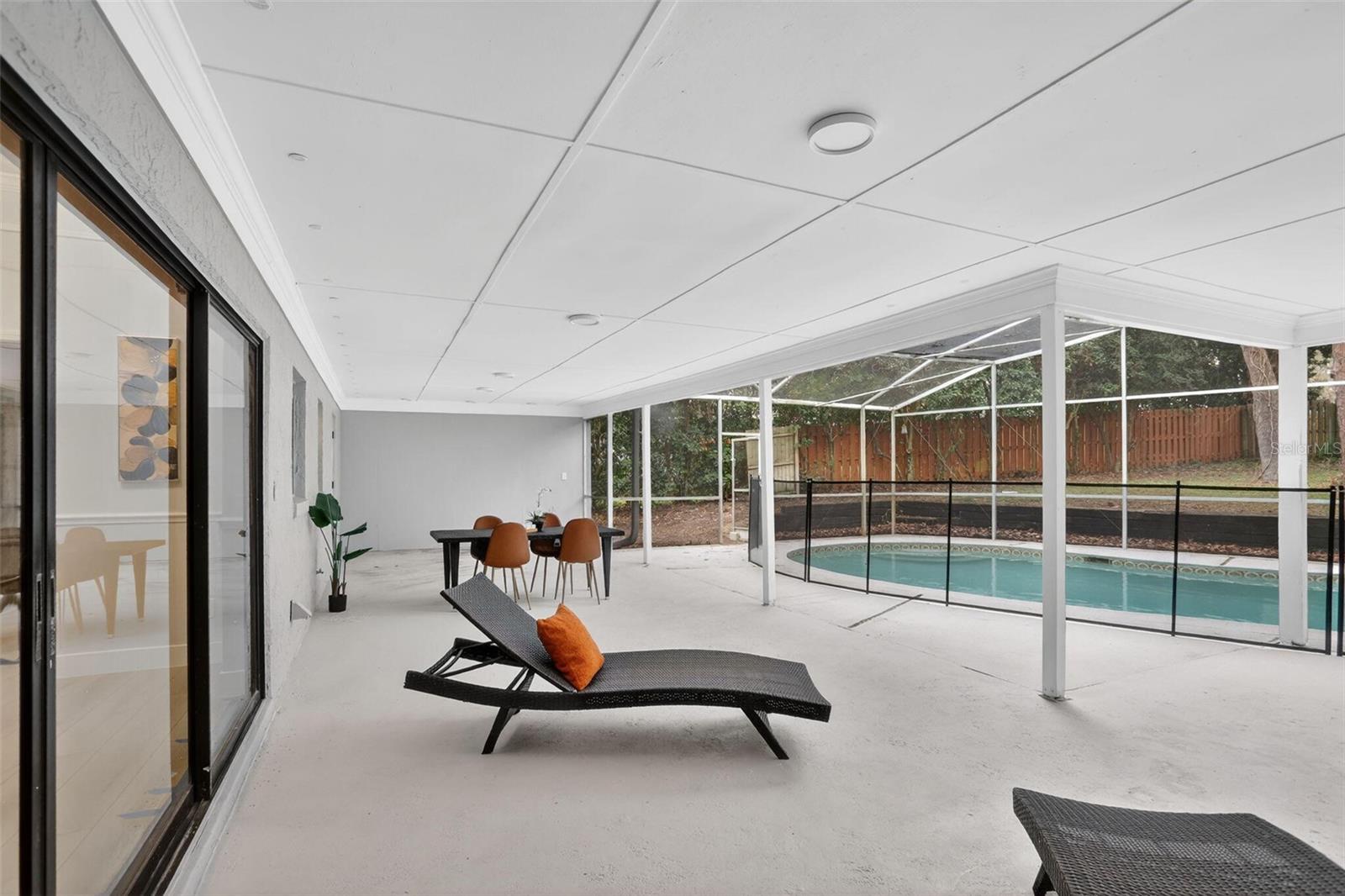 Image 24 of 36 For 216 Thistlewood Circle