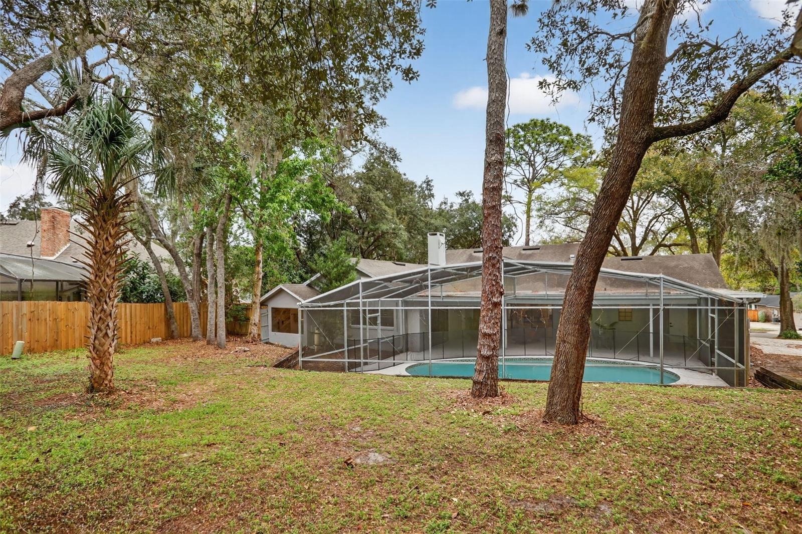 Image 27 of 36 For 216 Thistlewood Circle