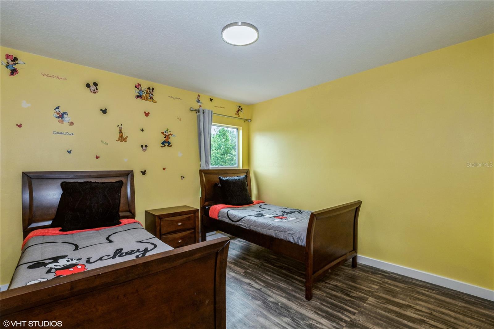 Image 10 of 17 For 8825 Kensington Court