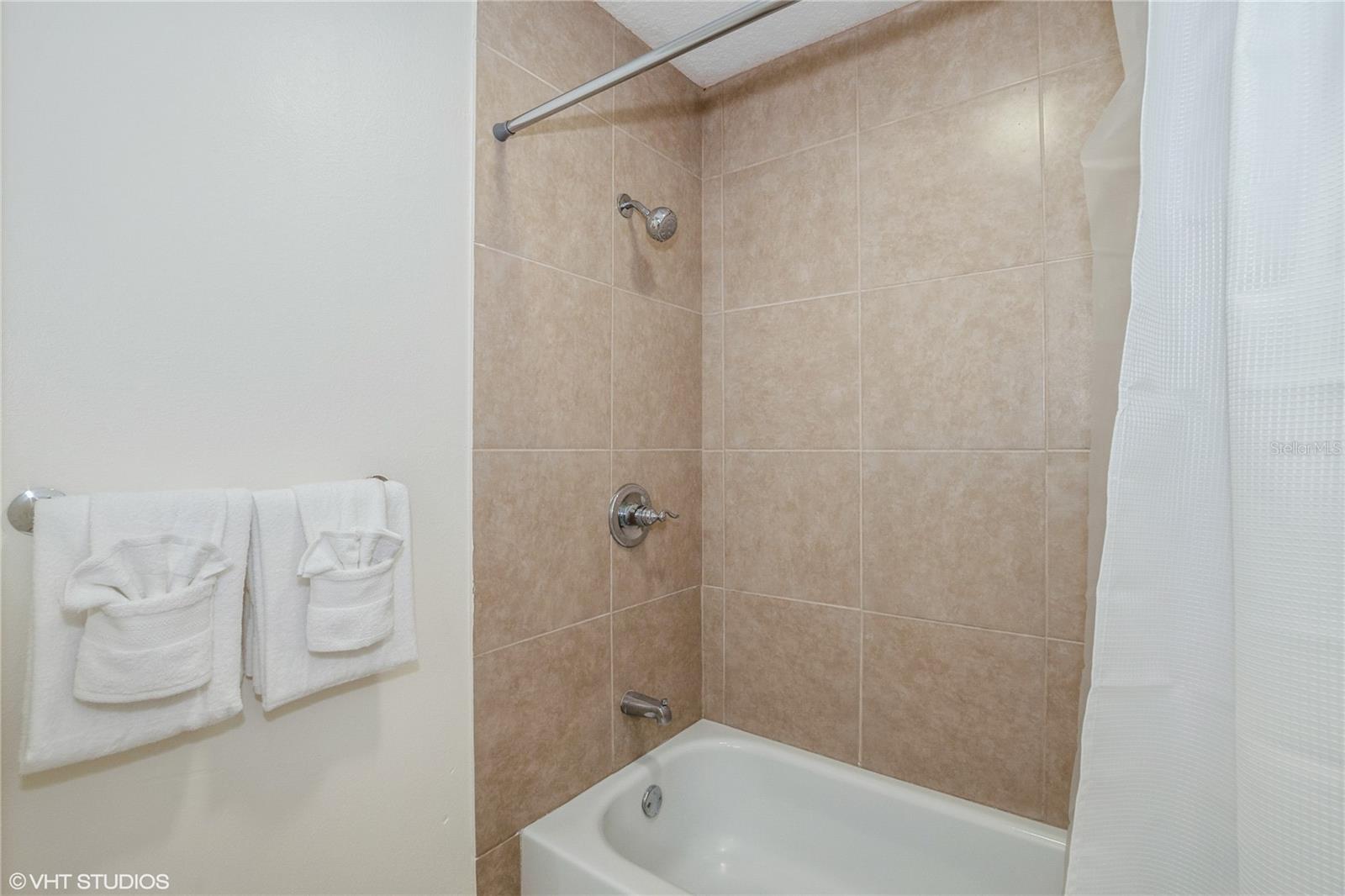 Image 11 of 17 For 8825 Kensington Court