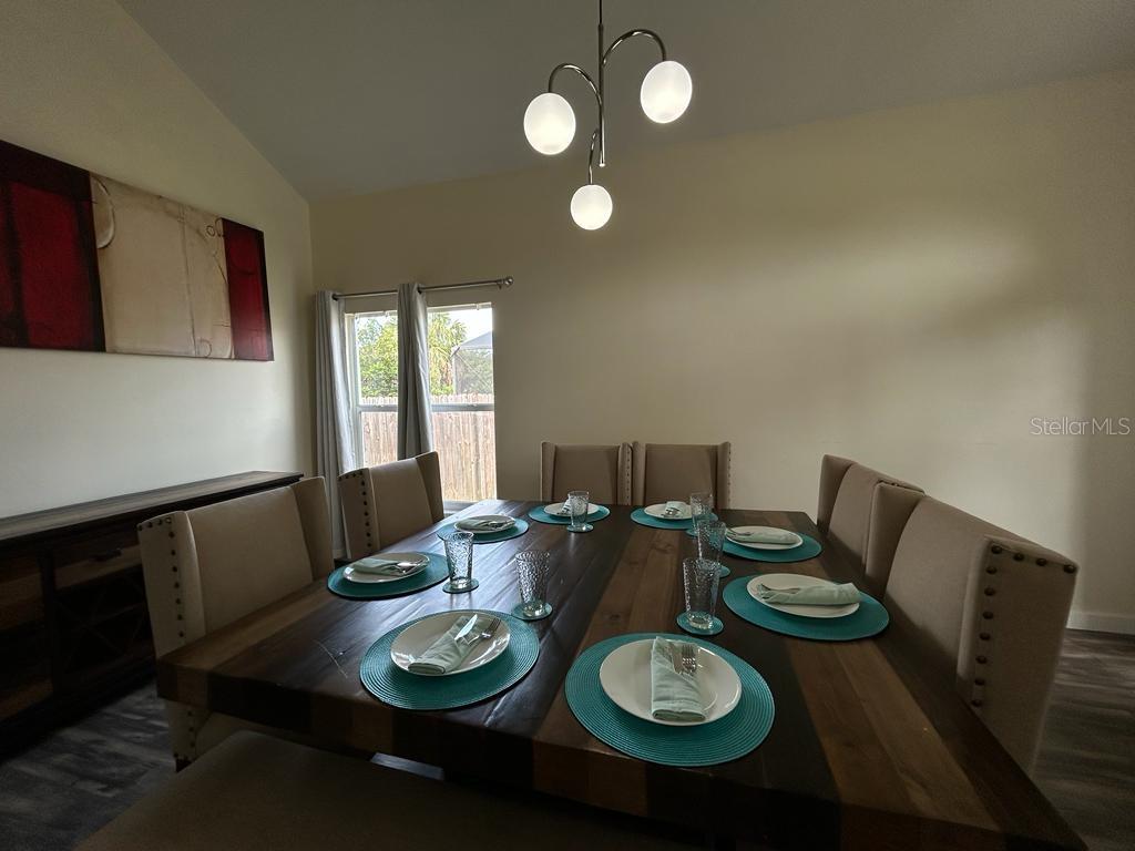 Image 16 of 17 For 8825 Kensington Court