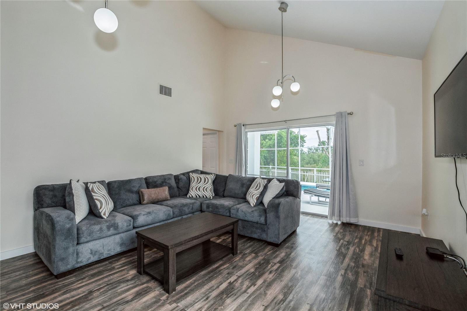 Image 2 of 17 For 8825 Kensington Court