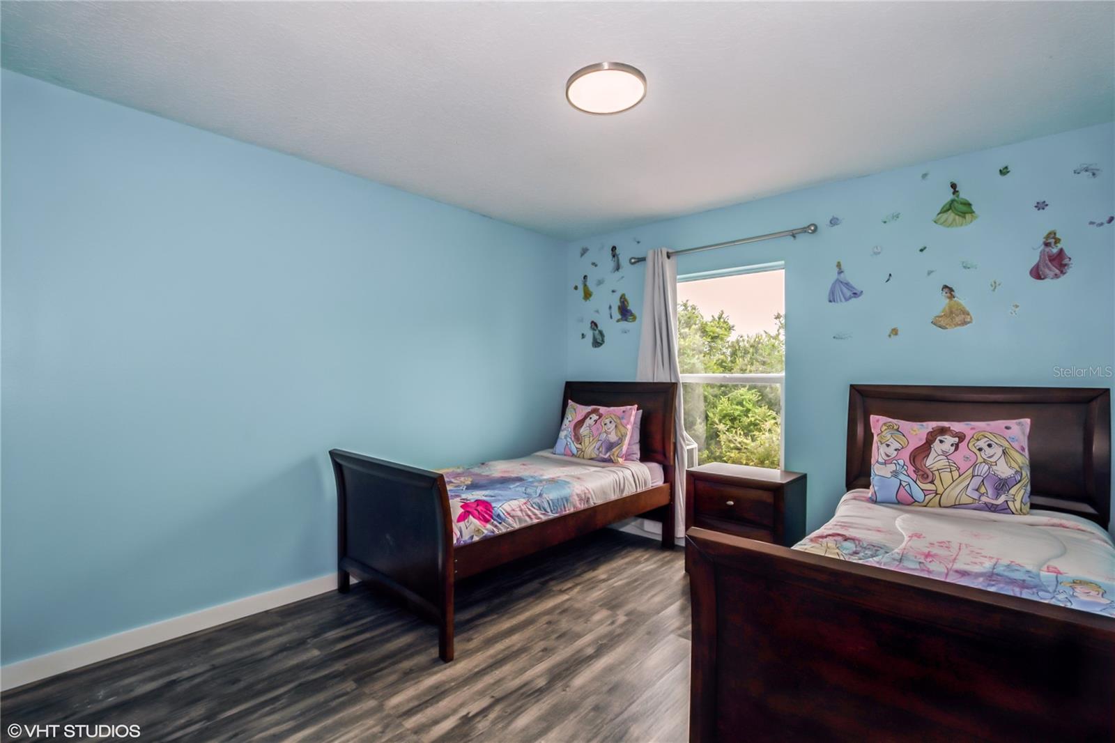 Image 9 of 17 For 8825 Kensington Court