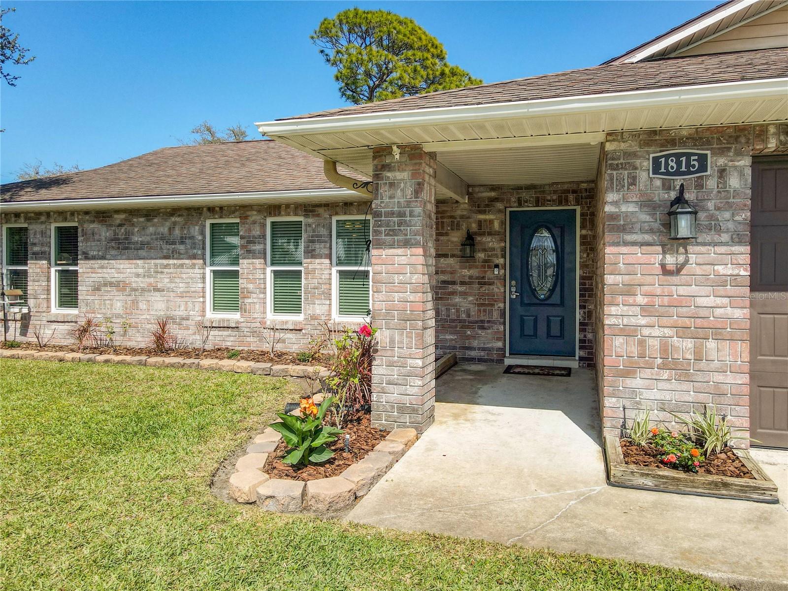 Image 3 of 48 For 1815 Travelers Palm Drive