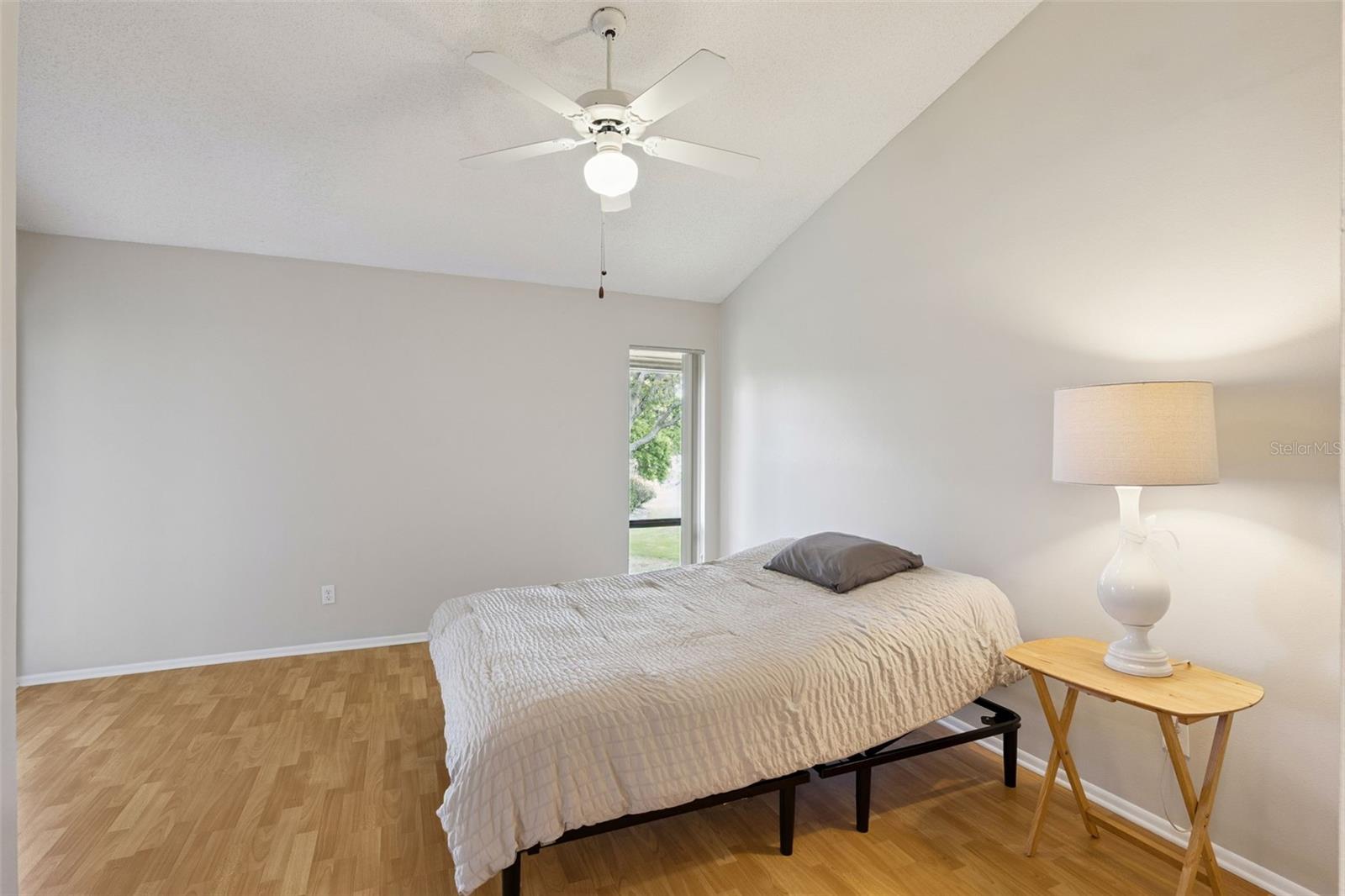 Image 11 of 42 For 2901 Clubview Drive U1