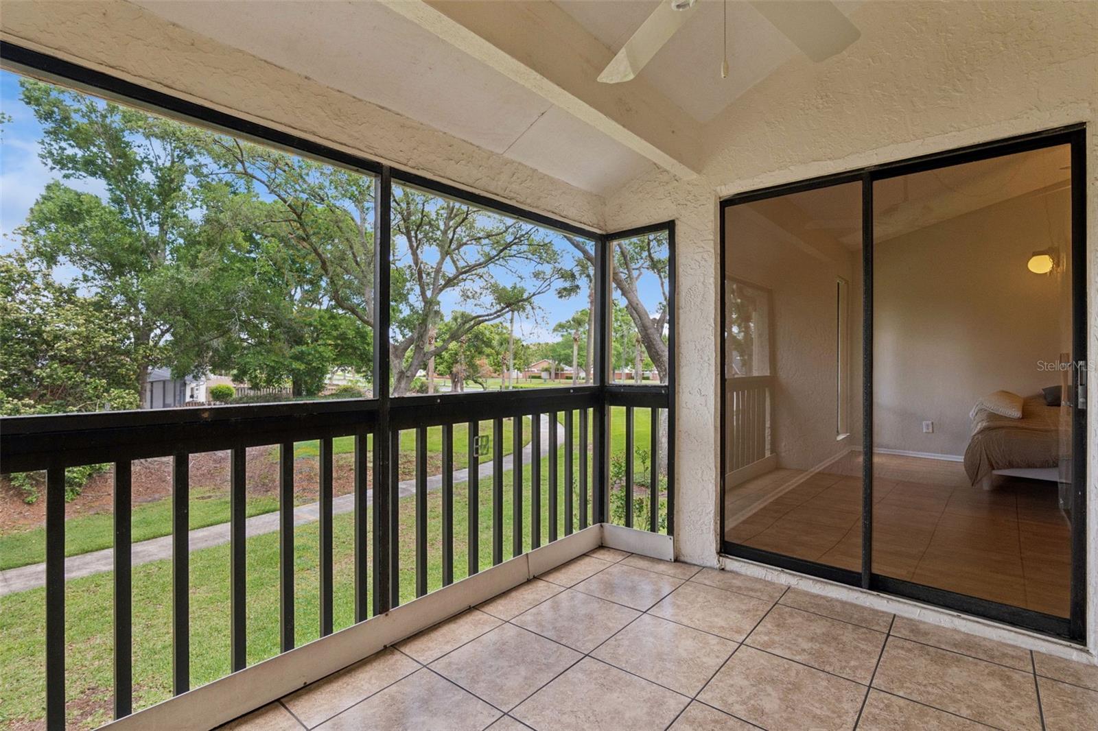 Image 18 of 42 For 2901 Clubview Drive U1