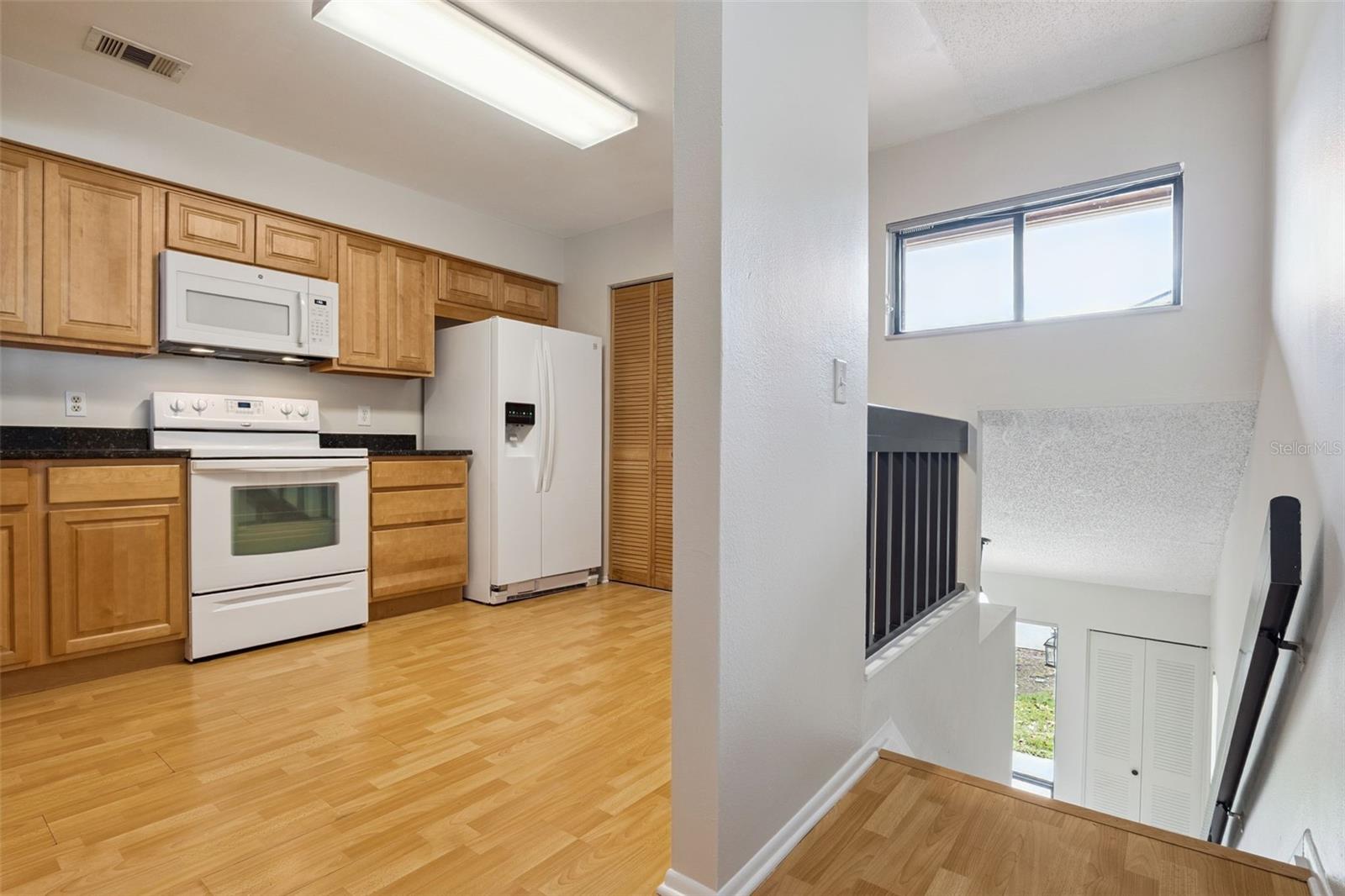 Image 3 of 42 For 2901 Clubview Drive U1