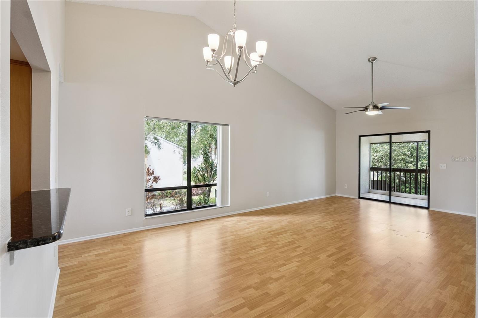 Image 5 of 42 For 2901 Clubview Drive U1