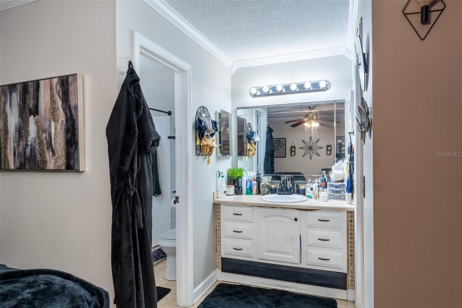 Image 12 of 21 For 1065 Martin Boulevard