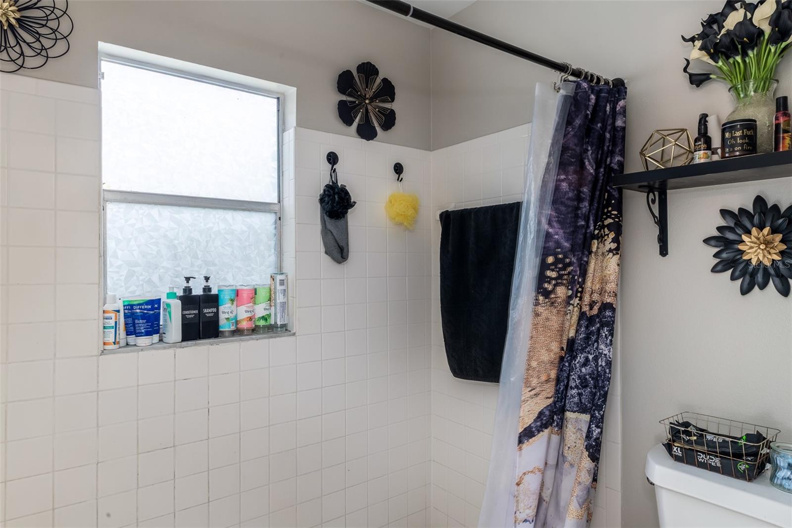 Image 13 of 21 For 1065 Martin Boulevard