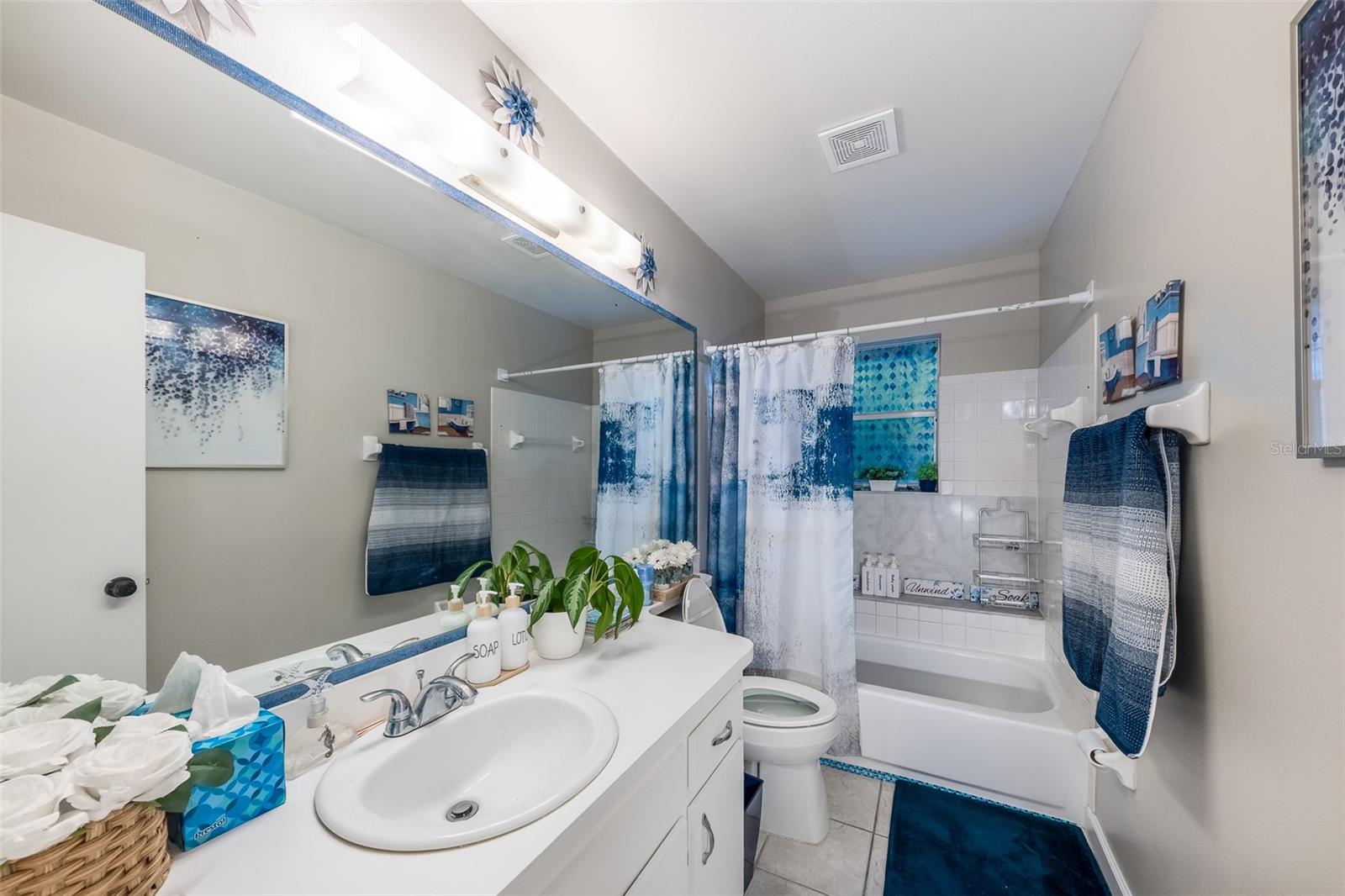 Image 17 of 21 For 1065 Martin Boulevard