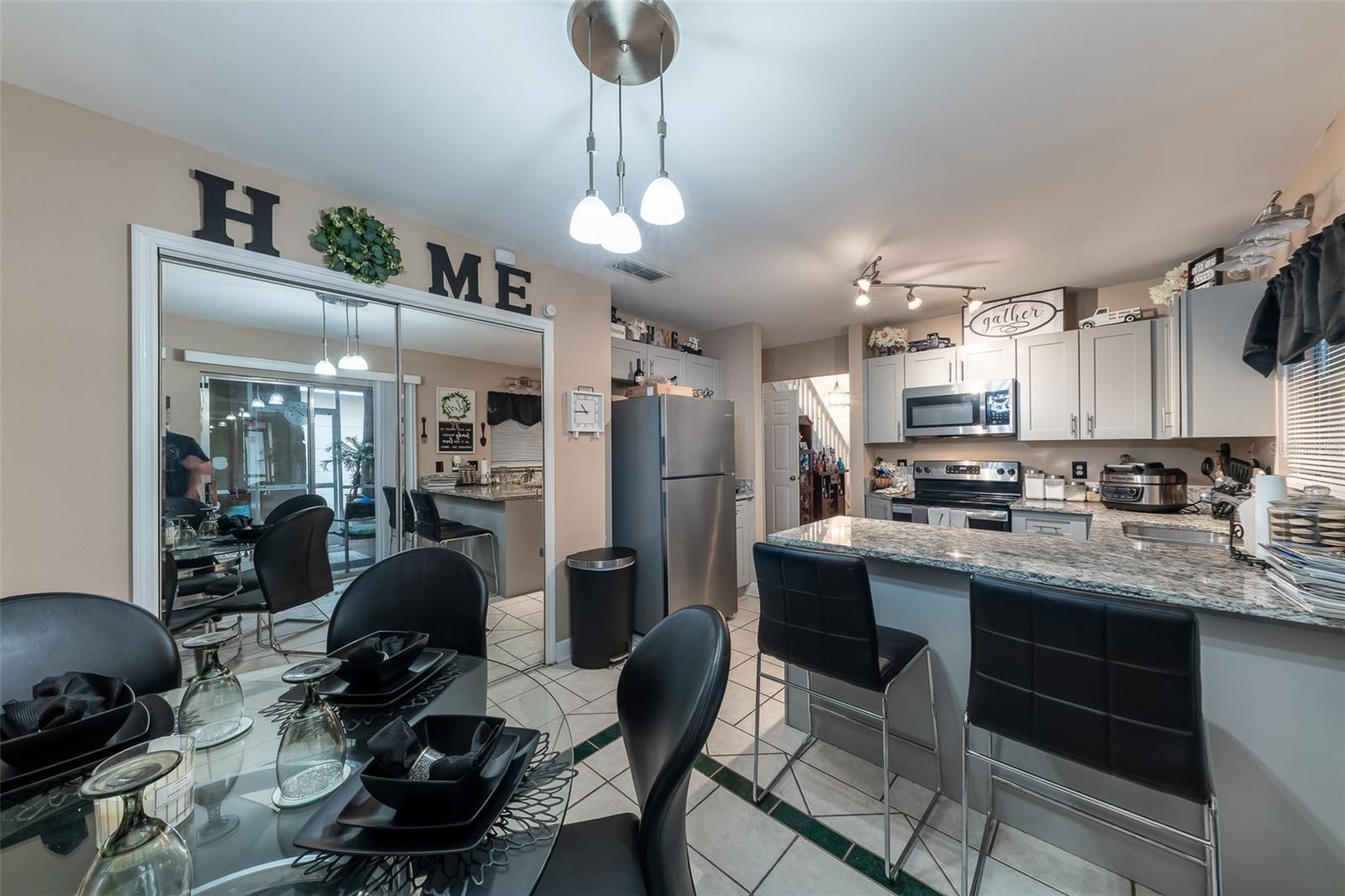 Image 8 of 21 For 1065 Martin Boulevard