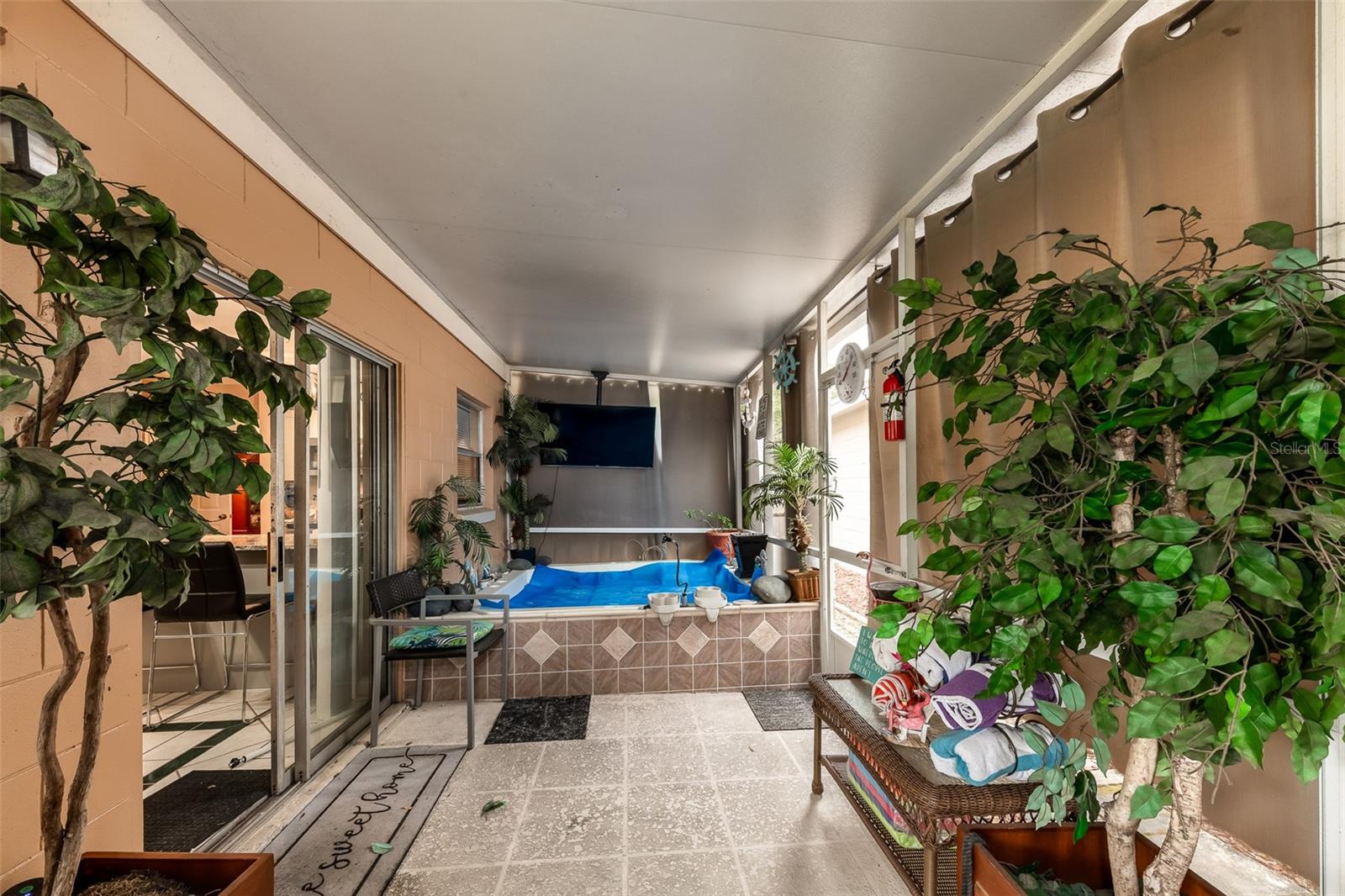 Image 9 of 21 For 1065 Martin Boulevard