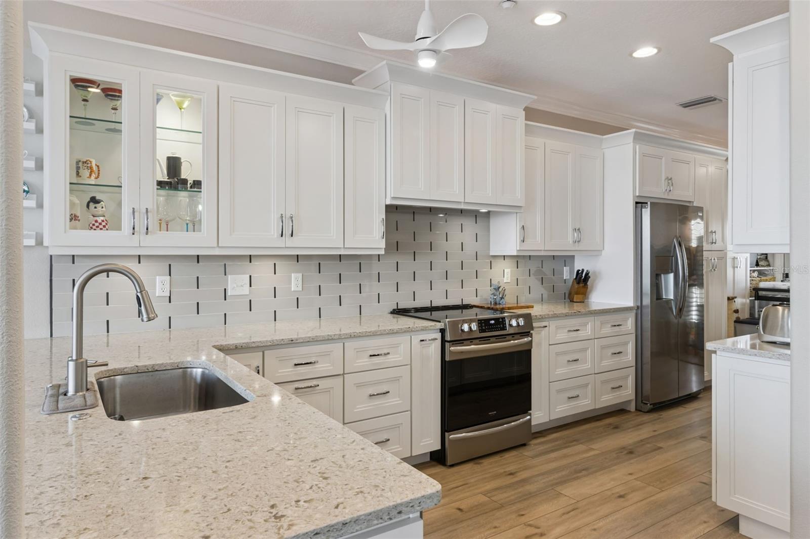 Image 16 of 36 For 137 Brent Circle