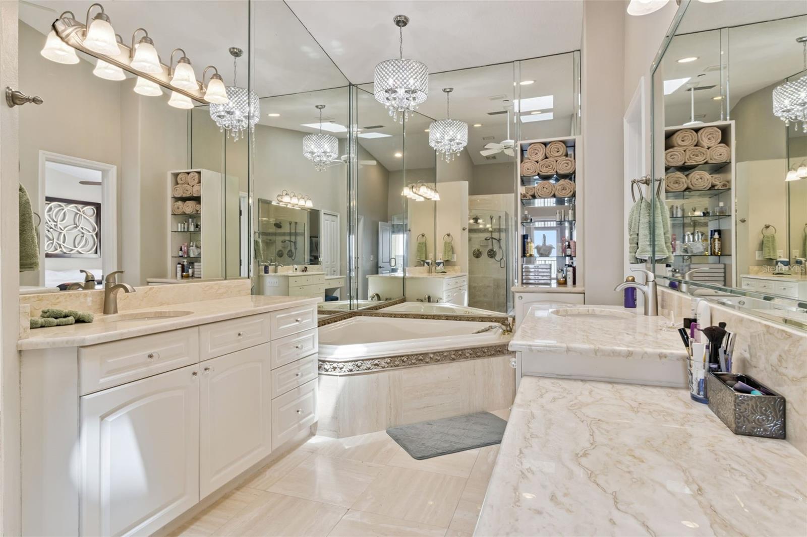 Image 21 of 36 For 137 Brent Circle