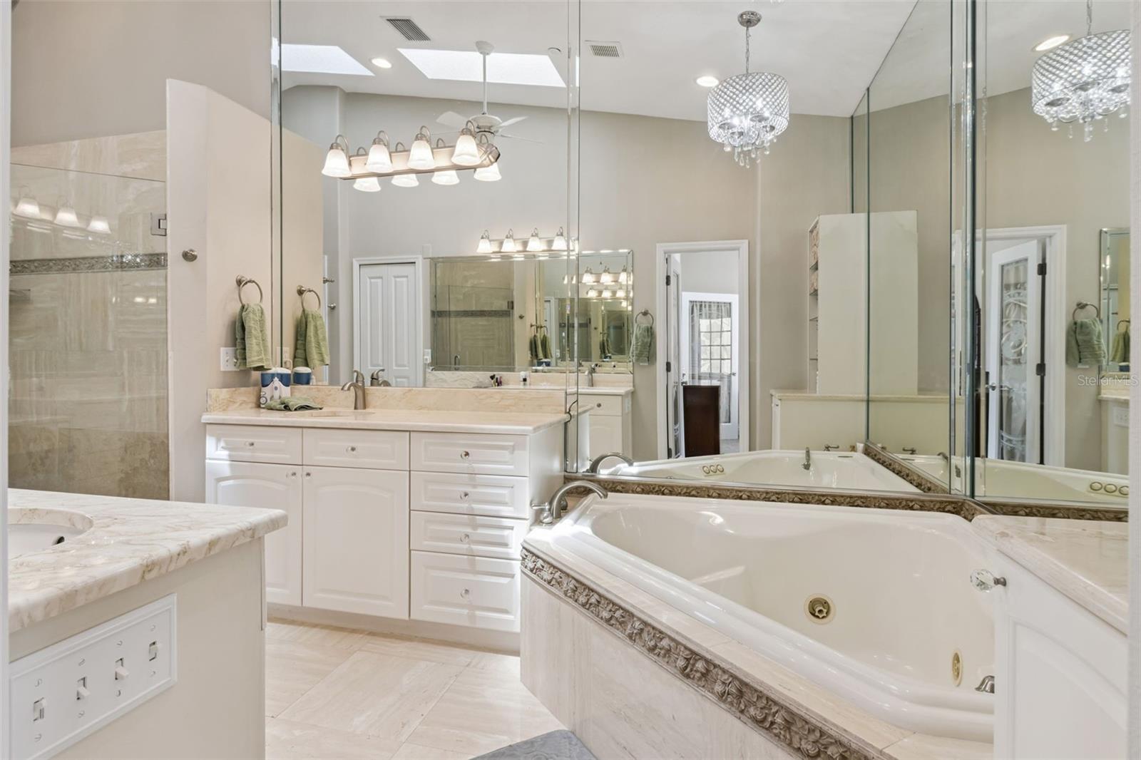 Image 22 of 36 For 137 Brent Circle